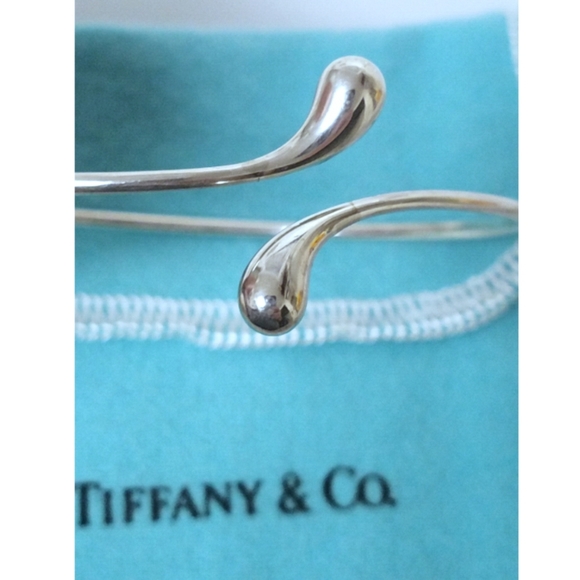 elongated teardrop bangle